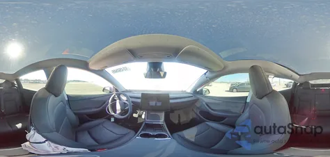 2026 Tesla Model Y z USA, uszkodzony, nr VIN 7SAYGDEE5TA400930